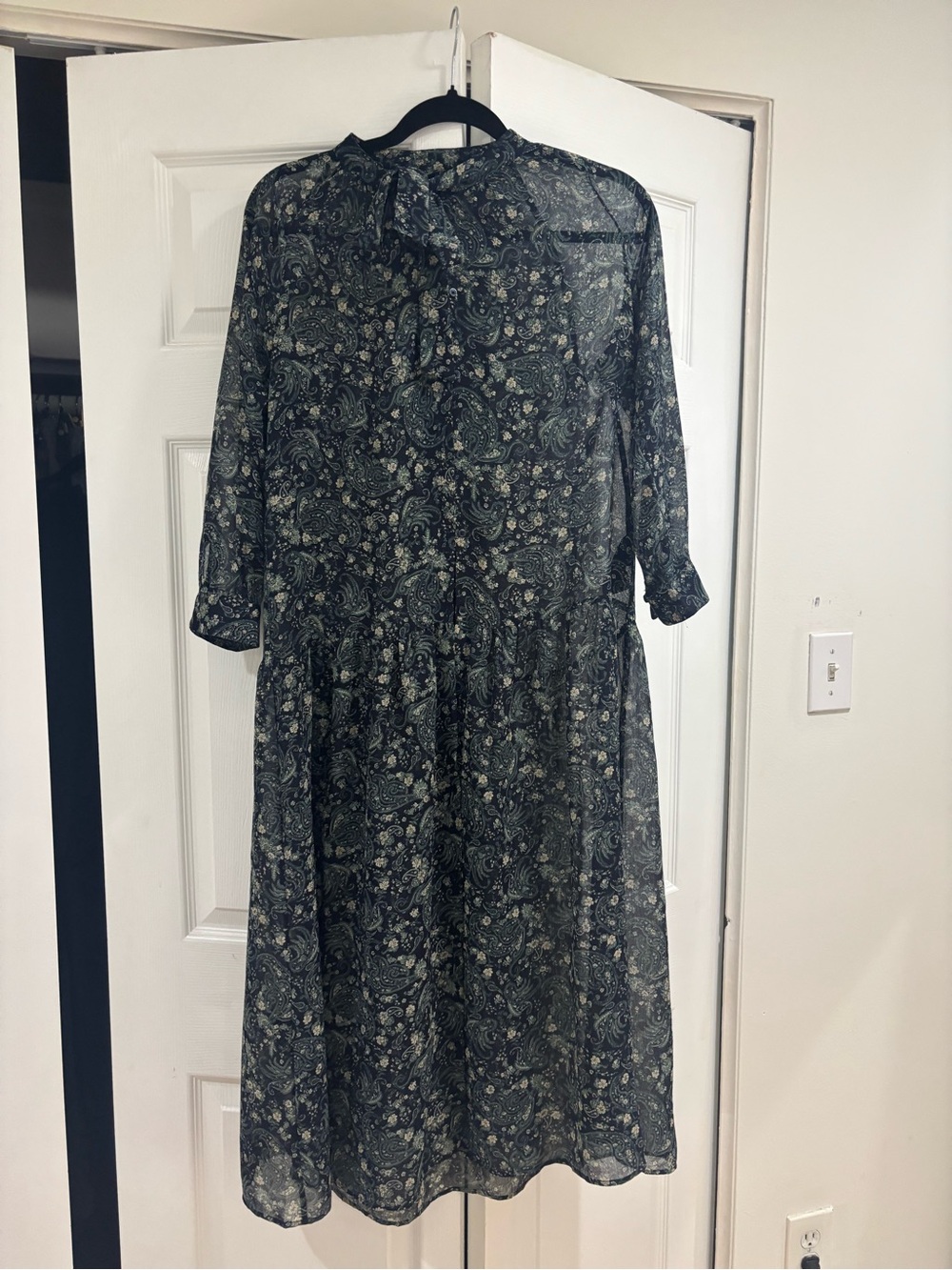 Uniqlo Long Sleeve Print Maxi Dress Neck Tie